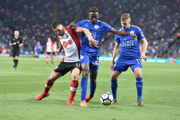 相比之下 相比之下